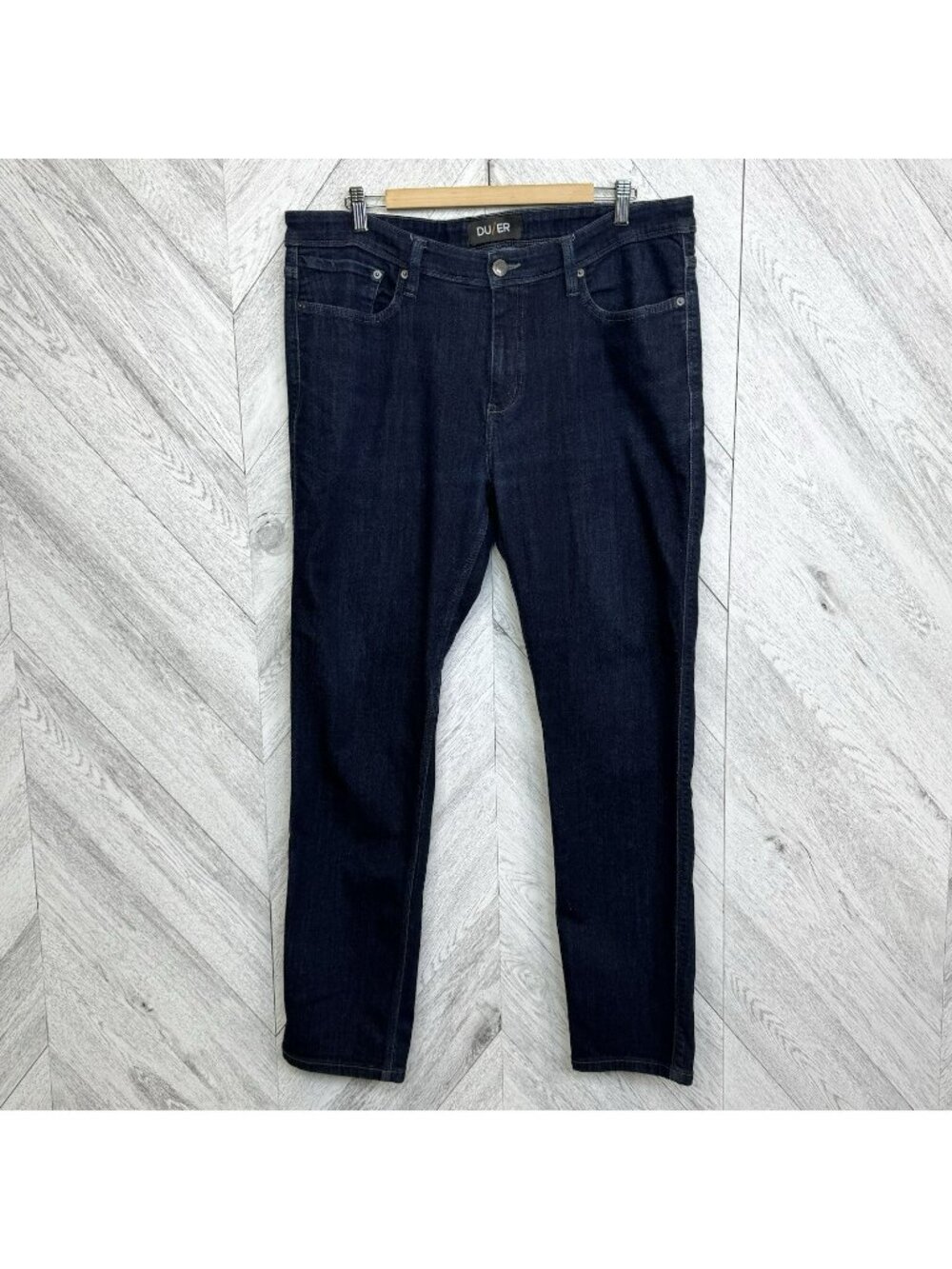DU/ER Duer Jeans L2X Slim Fit Taper Mens 38x31 Dark Wash Denim Stretch Coolmax